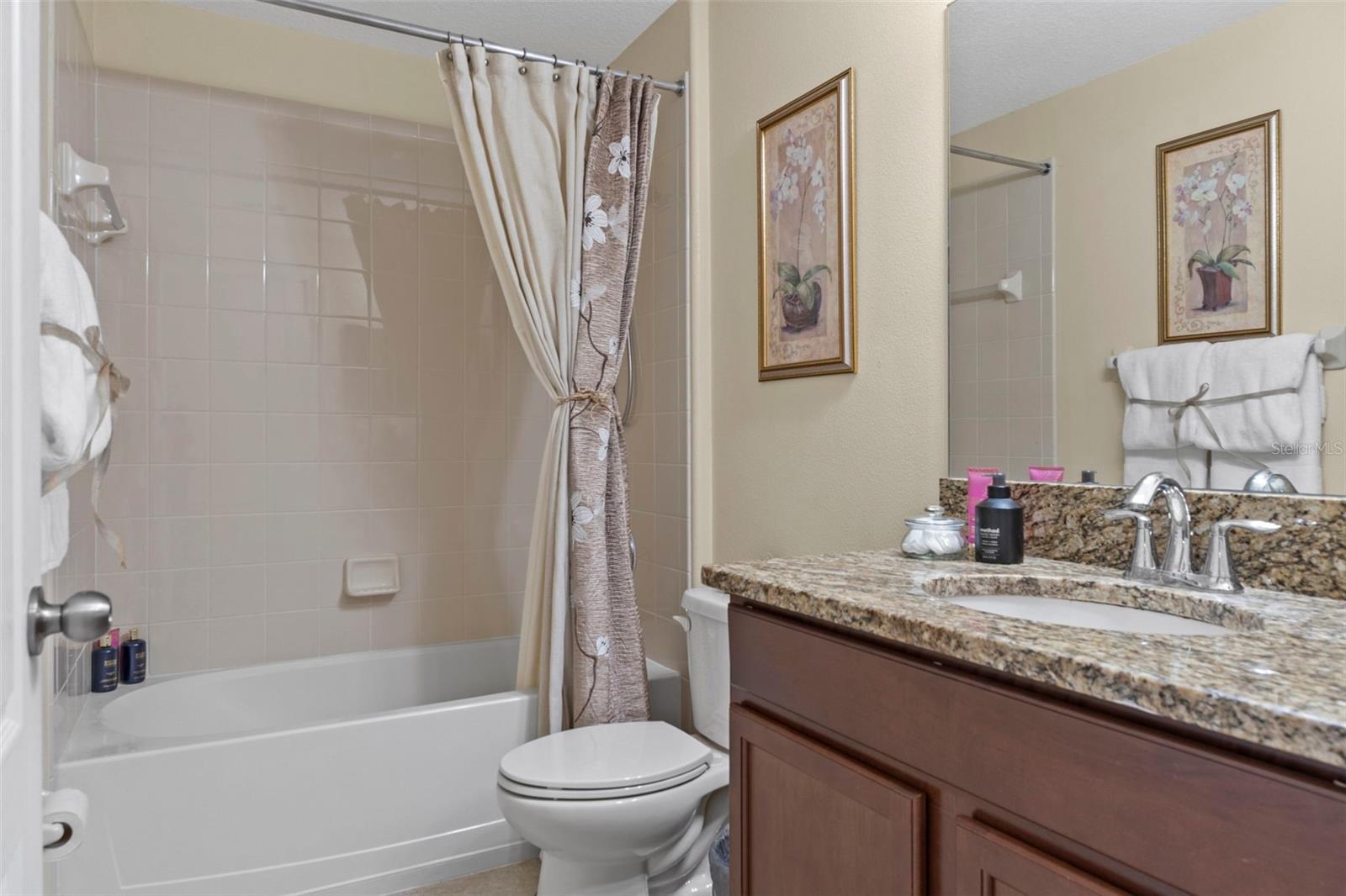 BRIAR OAKS VILLAGE 01 - Residential