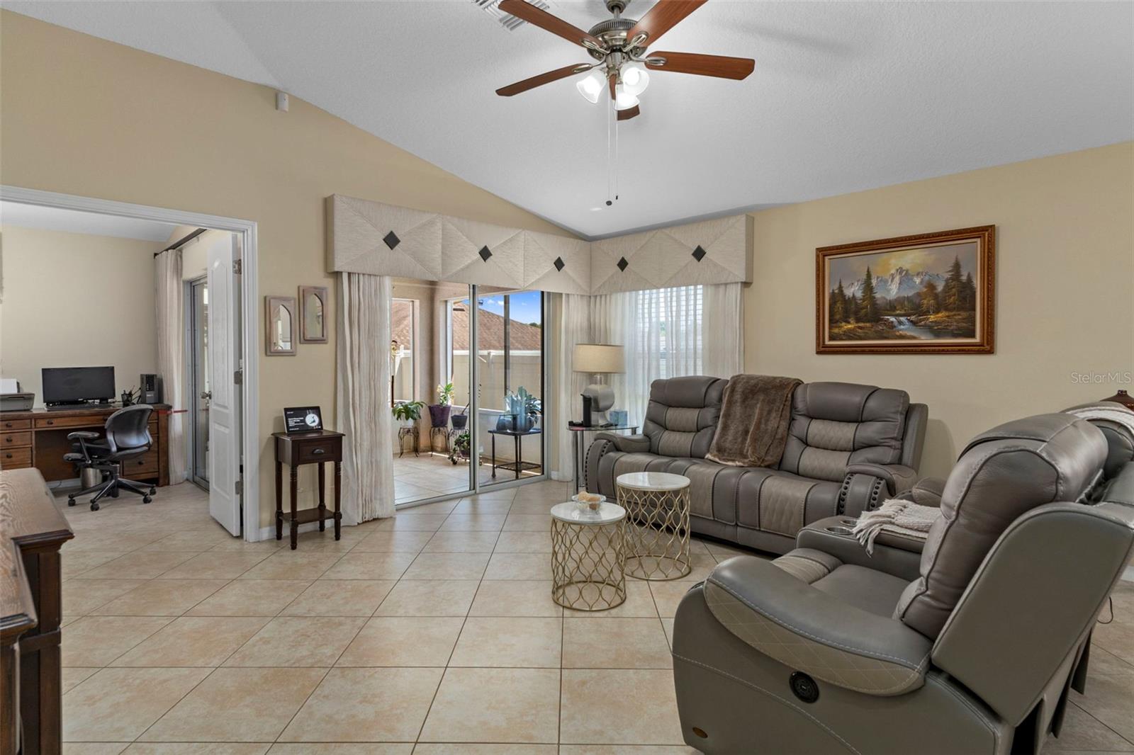 BRIAR OAKS VILLAGE 01 - Residential