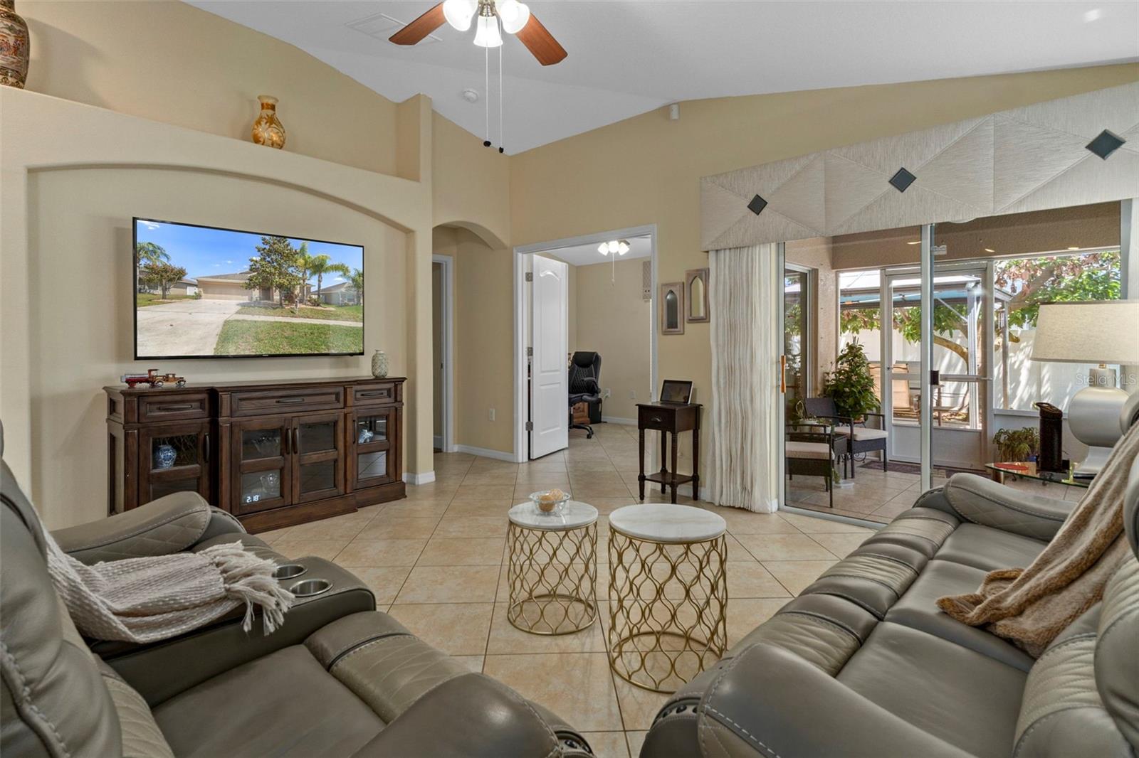 BRIAR OAKS VILLAGE 01 - Residential