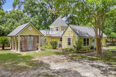 Photo of 16476 SW 137th Avenue, Archer, FL 32618 (MLS # GC531503) Photo of 16476 SW 137th Avenue, Archer, FL 32618 (MLS # GC531503)