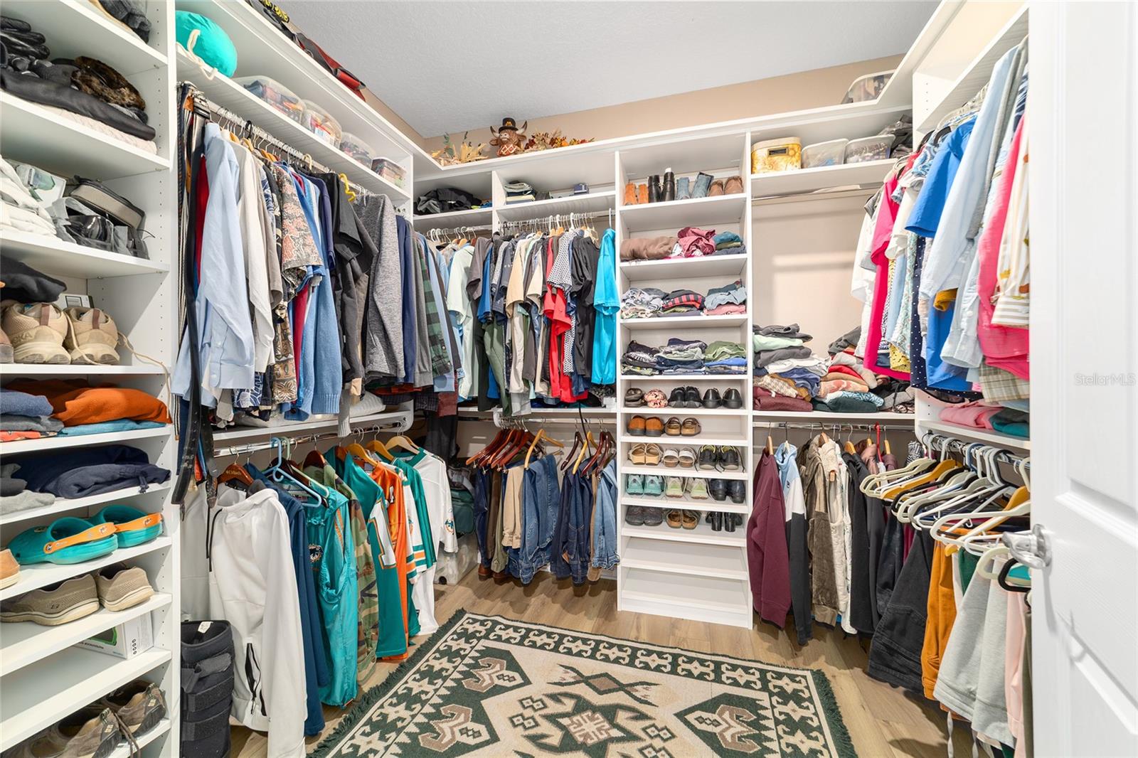 ON TOP OF THE WORLD - Residential