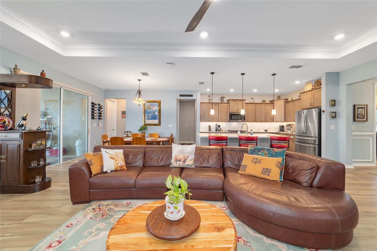 ON TOP OF THE WORLD - Residential