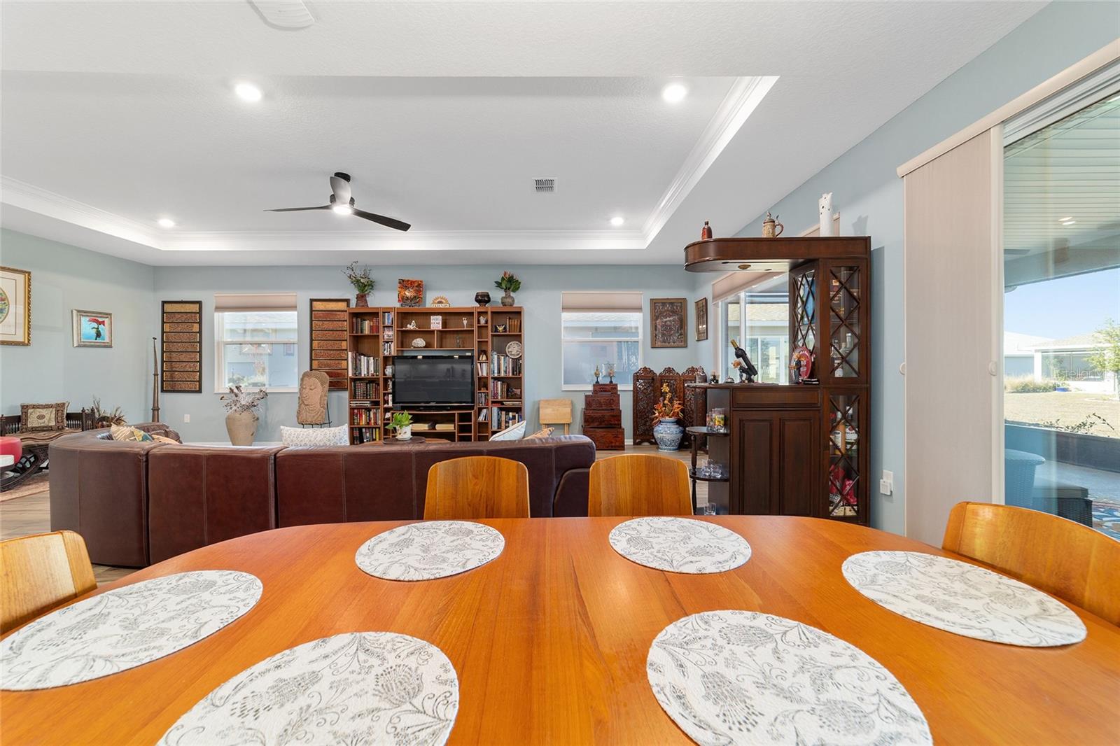 ON TOP OF THE WORLD - Residential