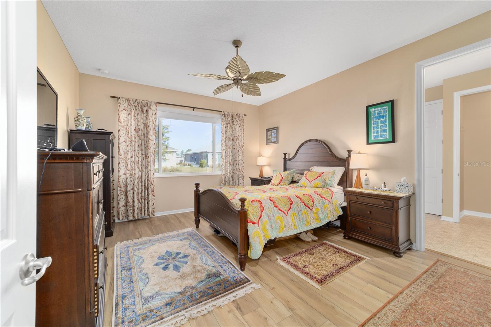 ON TOP OF THE WORLD - Residential