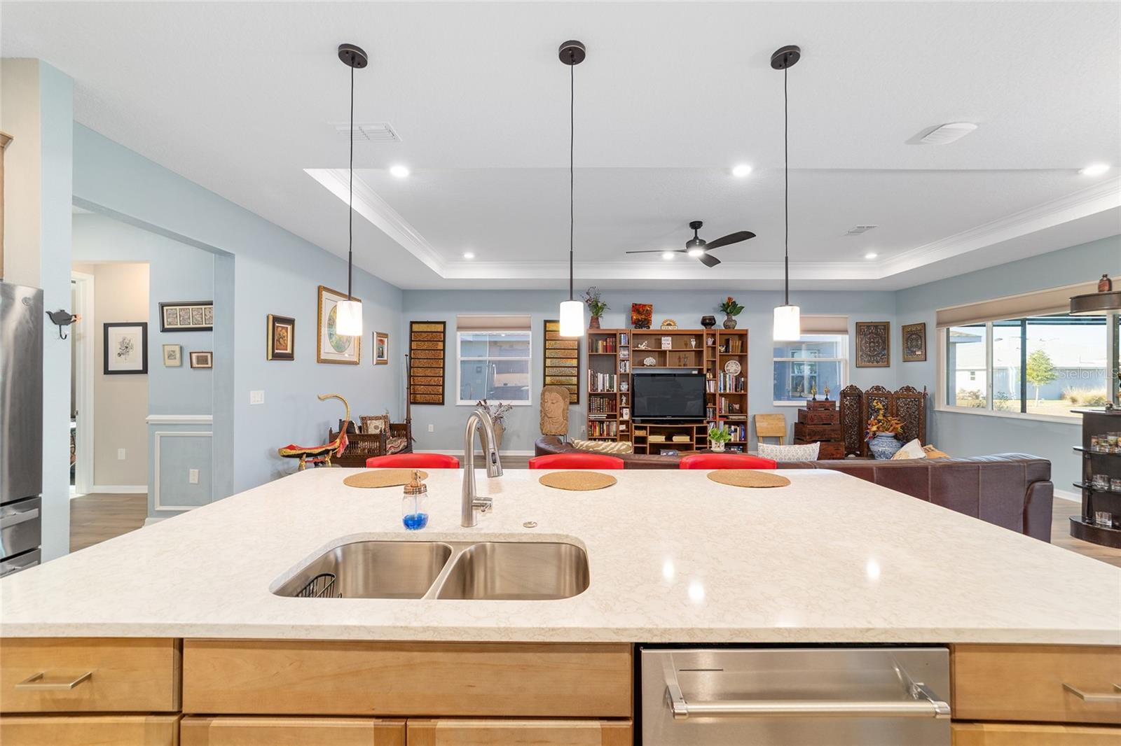 ON TOP OF THE WORLD - Residential