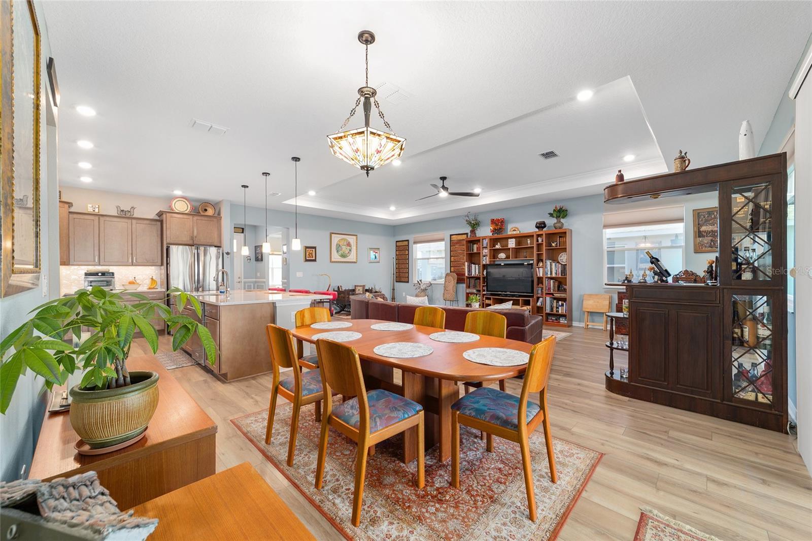 ON TOP OF THE WORLD - Residential