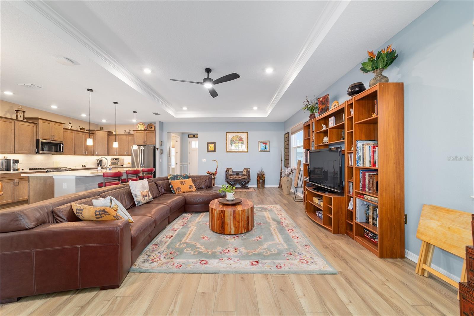 ON TOP OF THE WORLD - Residential