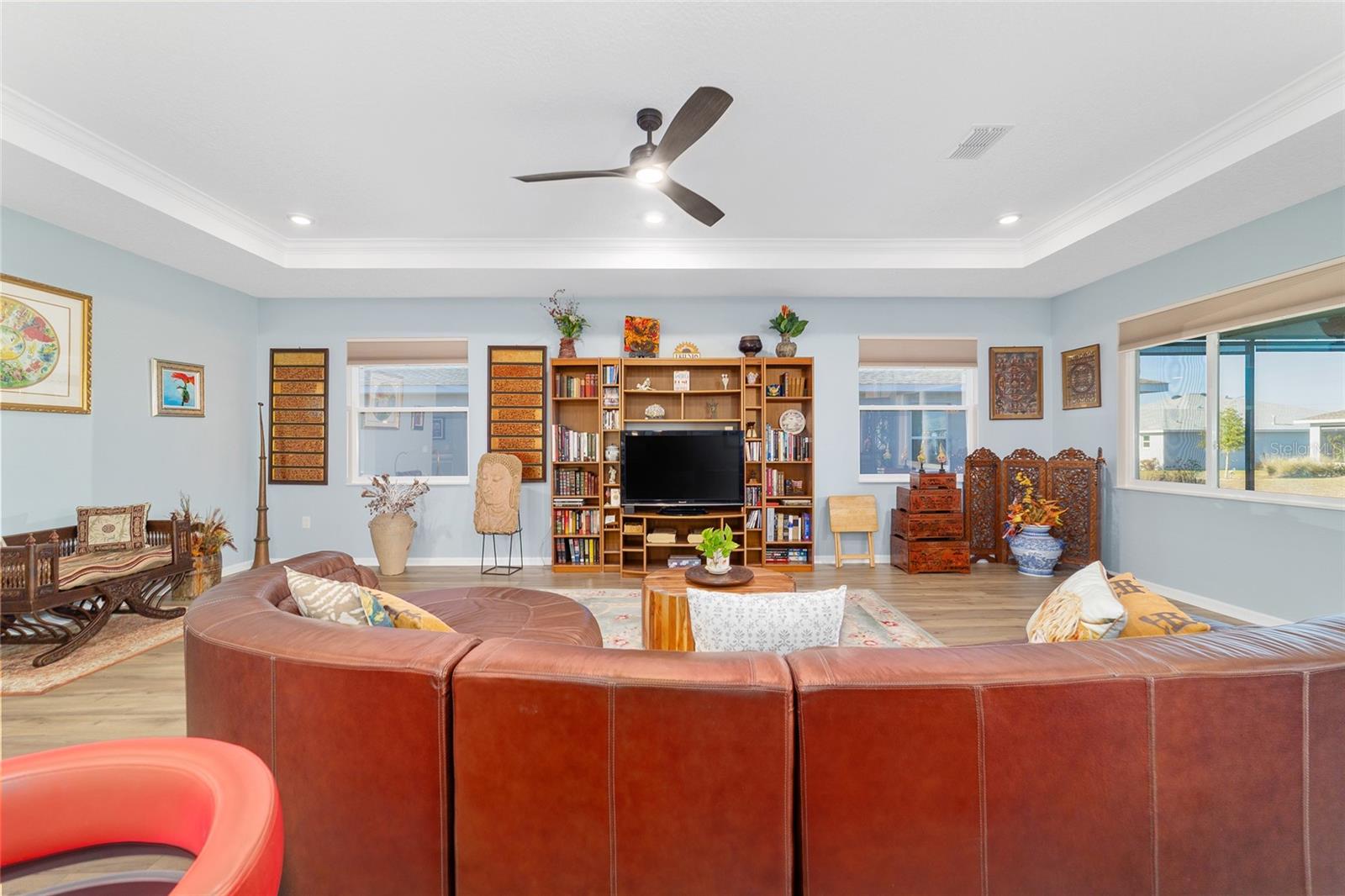 ON TOP OF THE WORLD - Residential