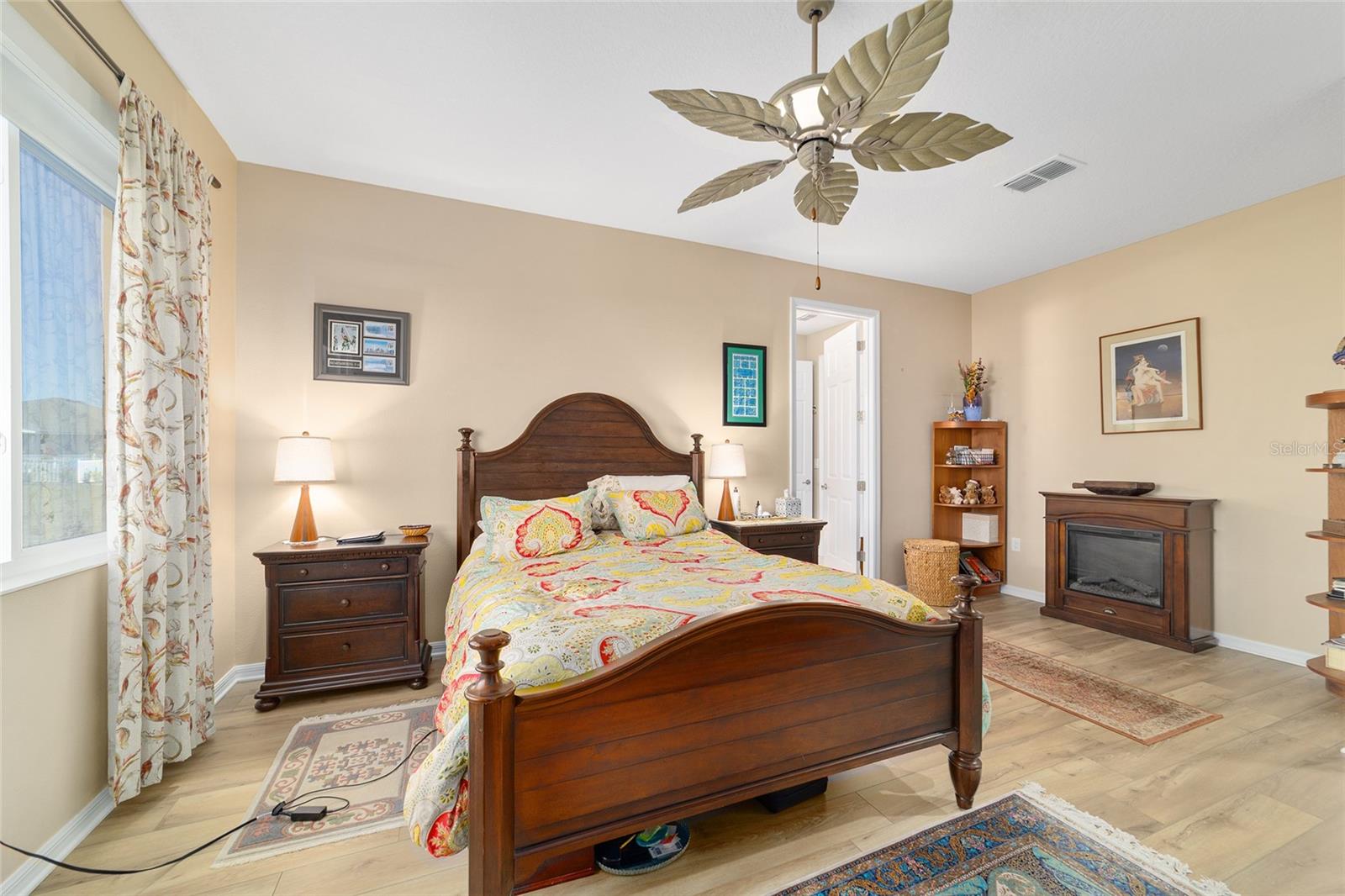 ON TOP OF THE WORLD - Residential