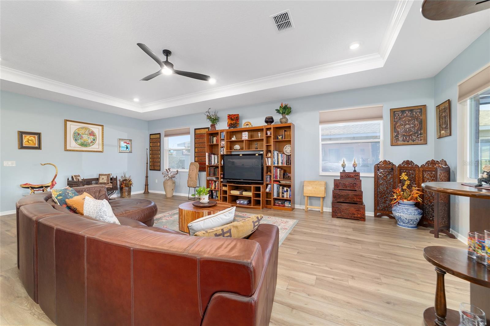 ON TOP OF THE WORLD - Residential