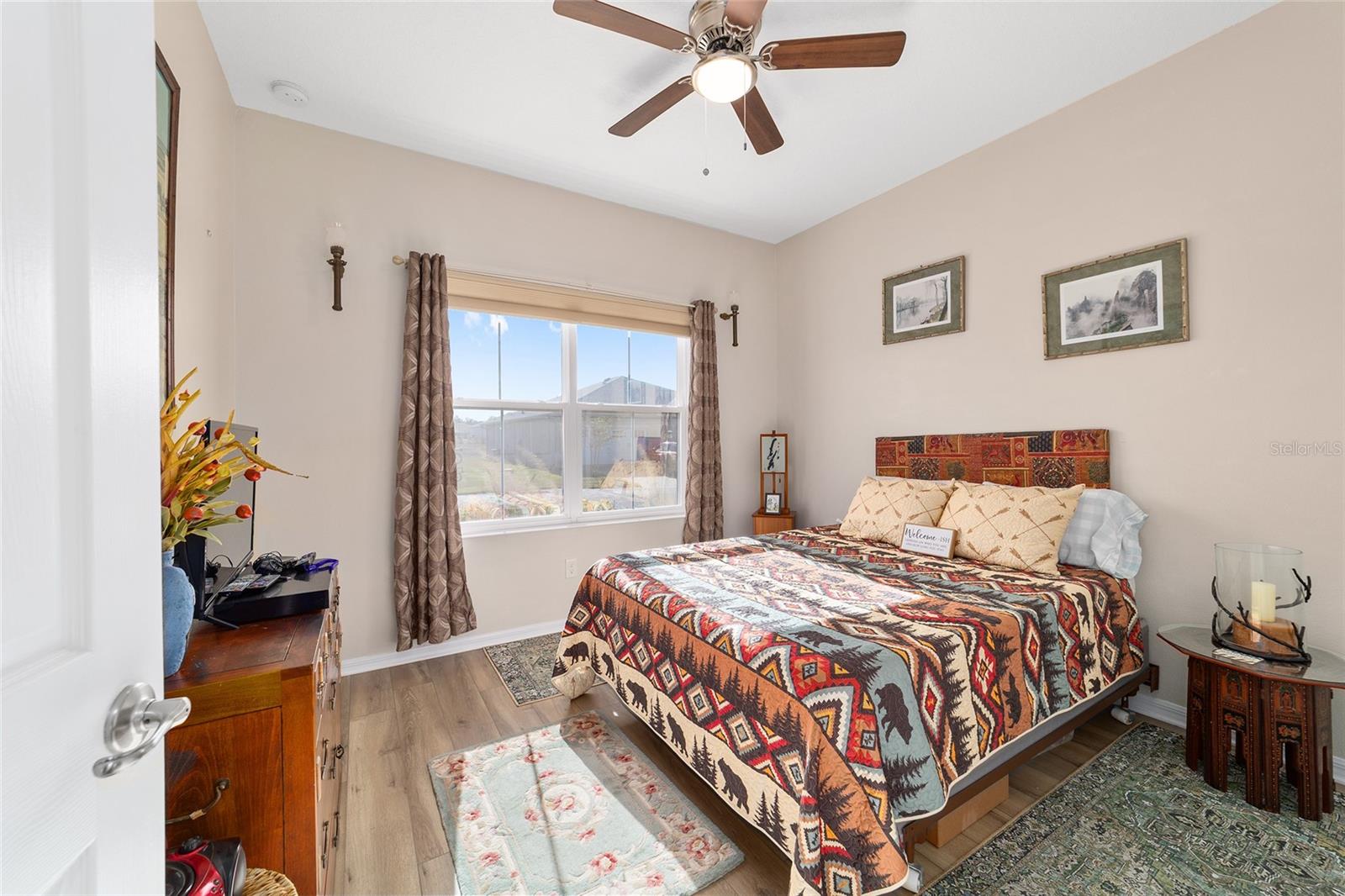 ON TOP OF THE WORLD - Residential