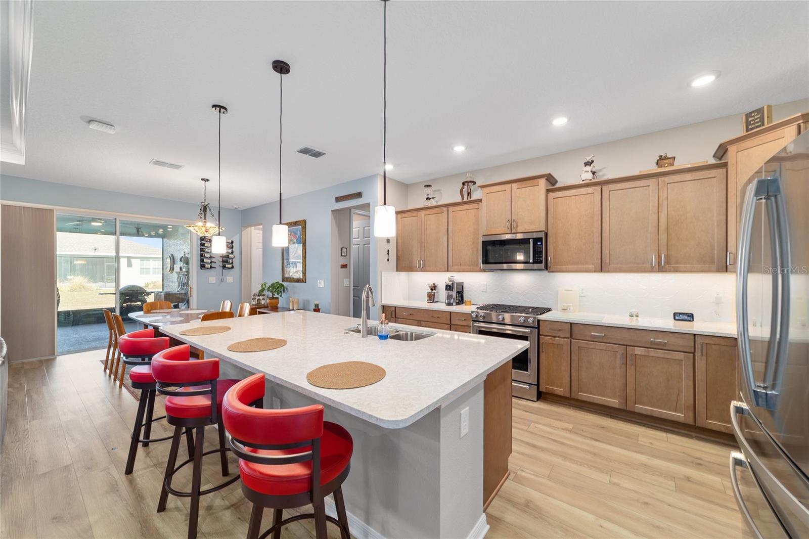 ON TOP OF THE WORLD - Residential