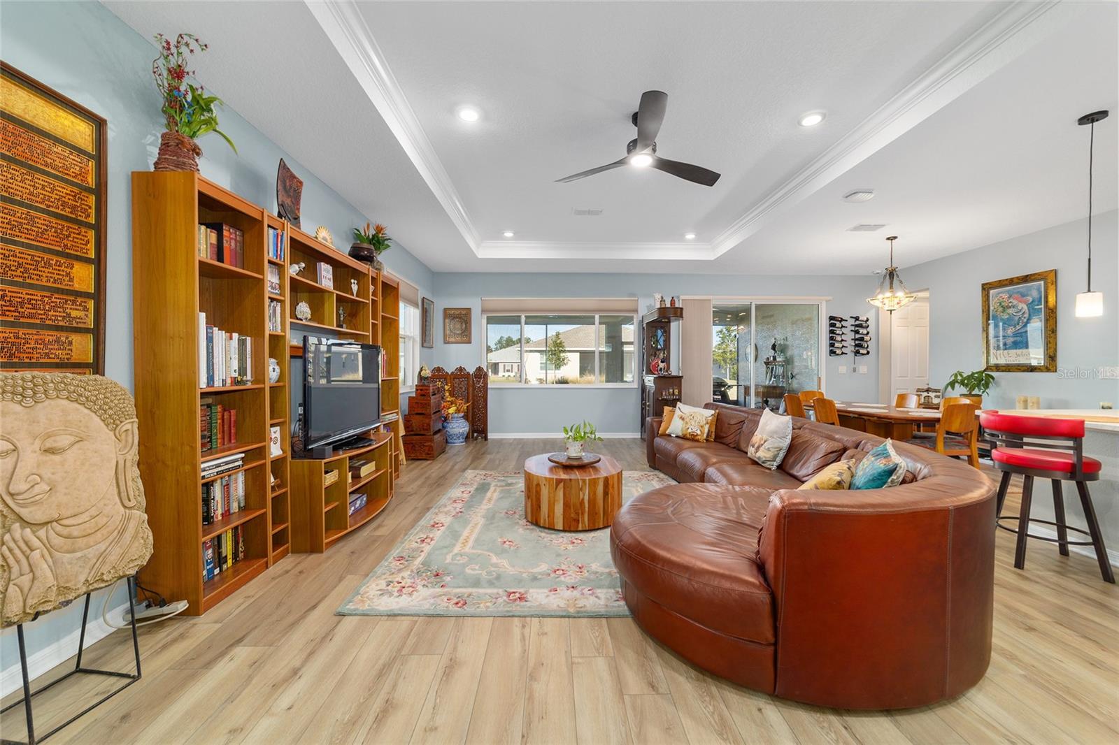 ON TOP OF THE WORLD - Residential