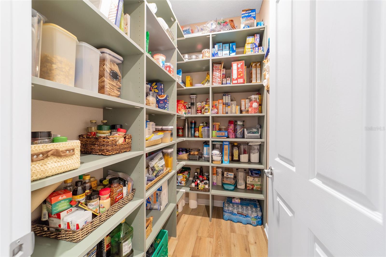 ON TOP OF THE WORLD - Residential