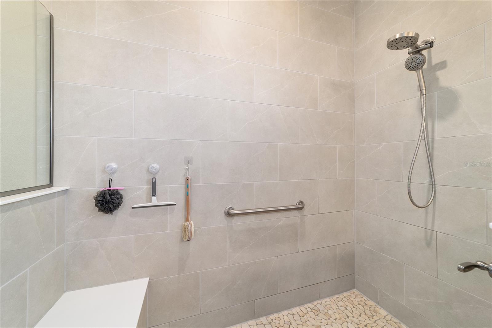 ON TOP OF THE WORLD - Residential