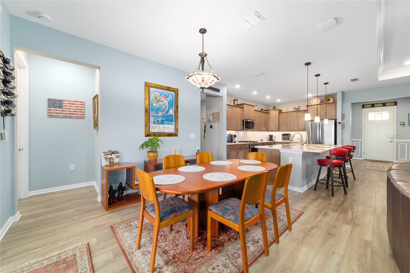 ON TOP OF THE WORLD - Residential