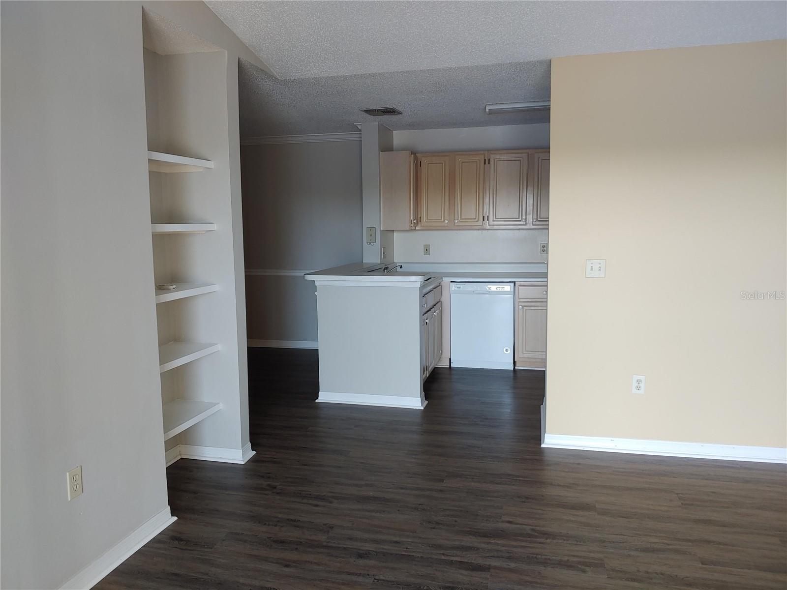 VILLAS AT LAKESIDE A CONDO - Residential Lease