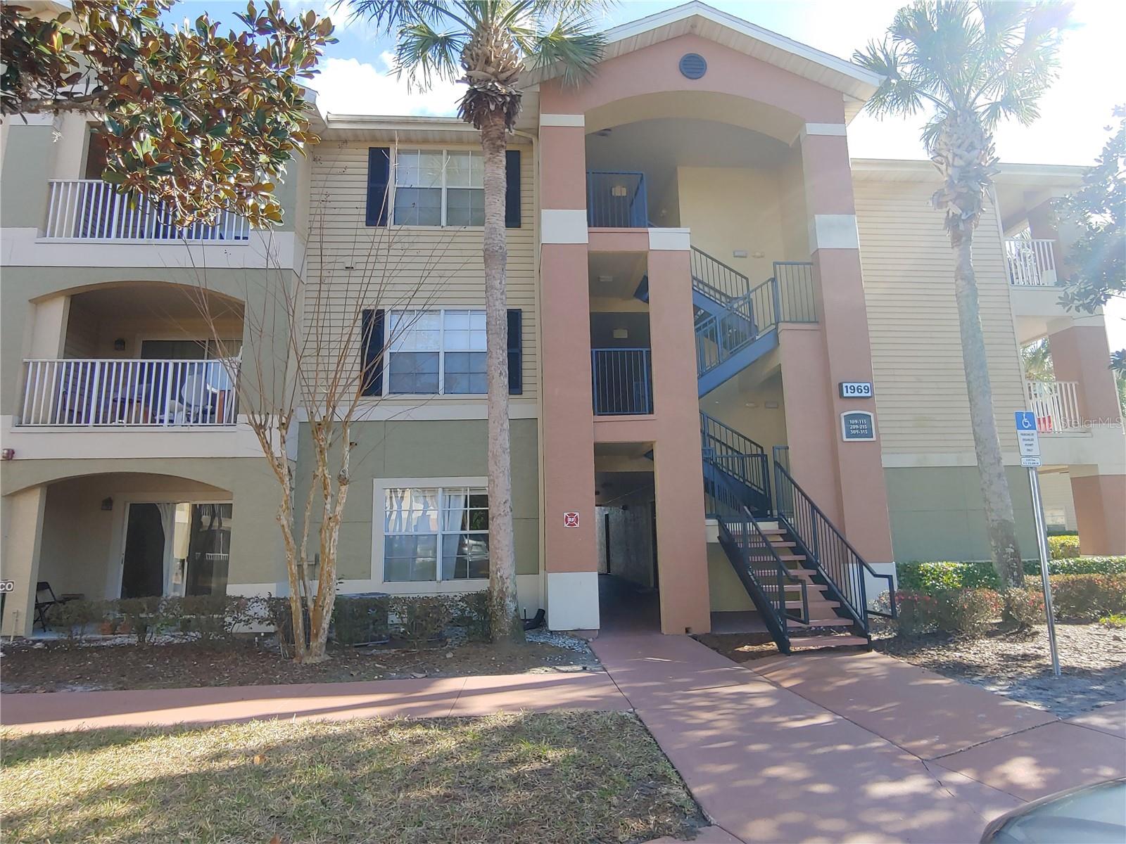 VILLAS AT LAKESIDE A CONDO - Residential Lease