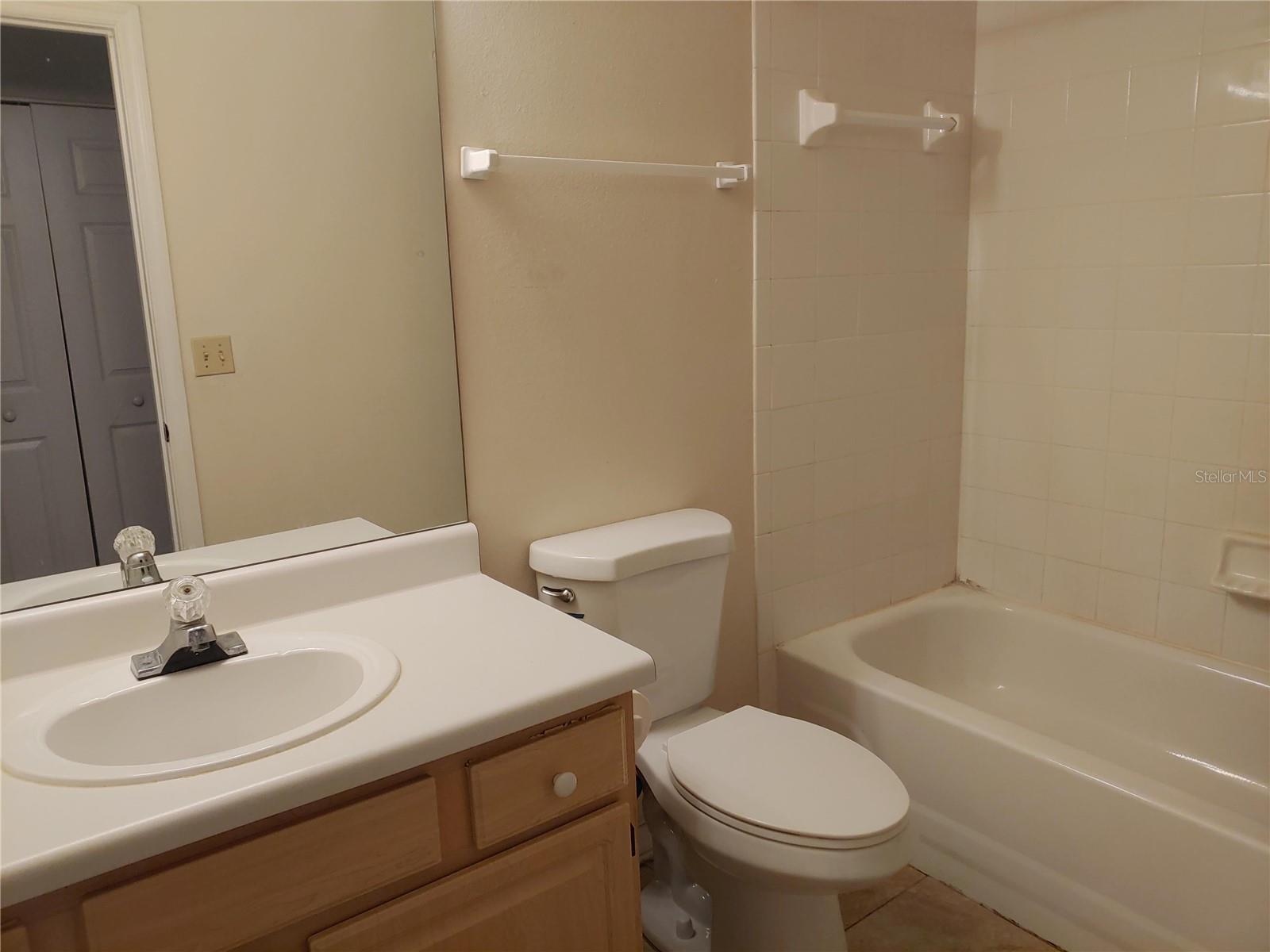 VILLAS AT LAKESIDE A CONDO - Residential Lease