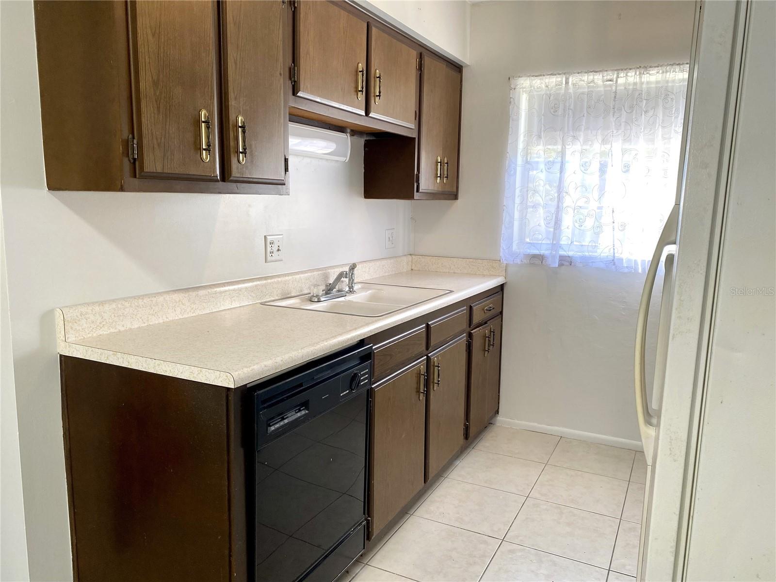 TAVARES LAKEVIEW CONDO - Residential