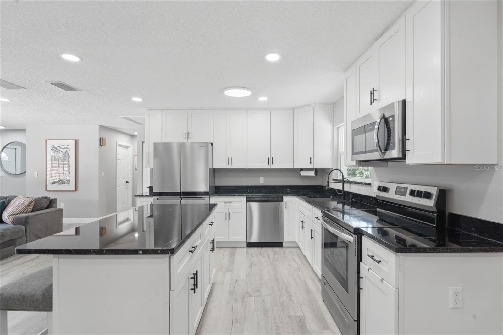 ROLLING ACRES ESTATES UNIT 02 - Residential