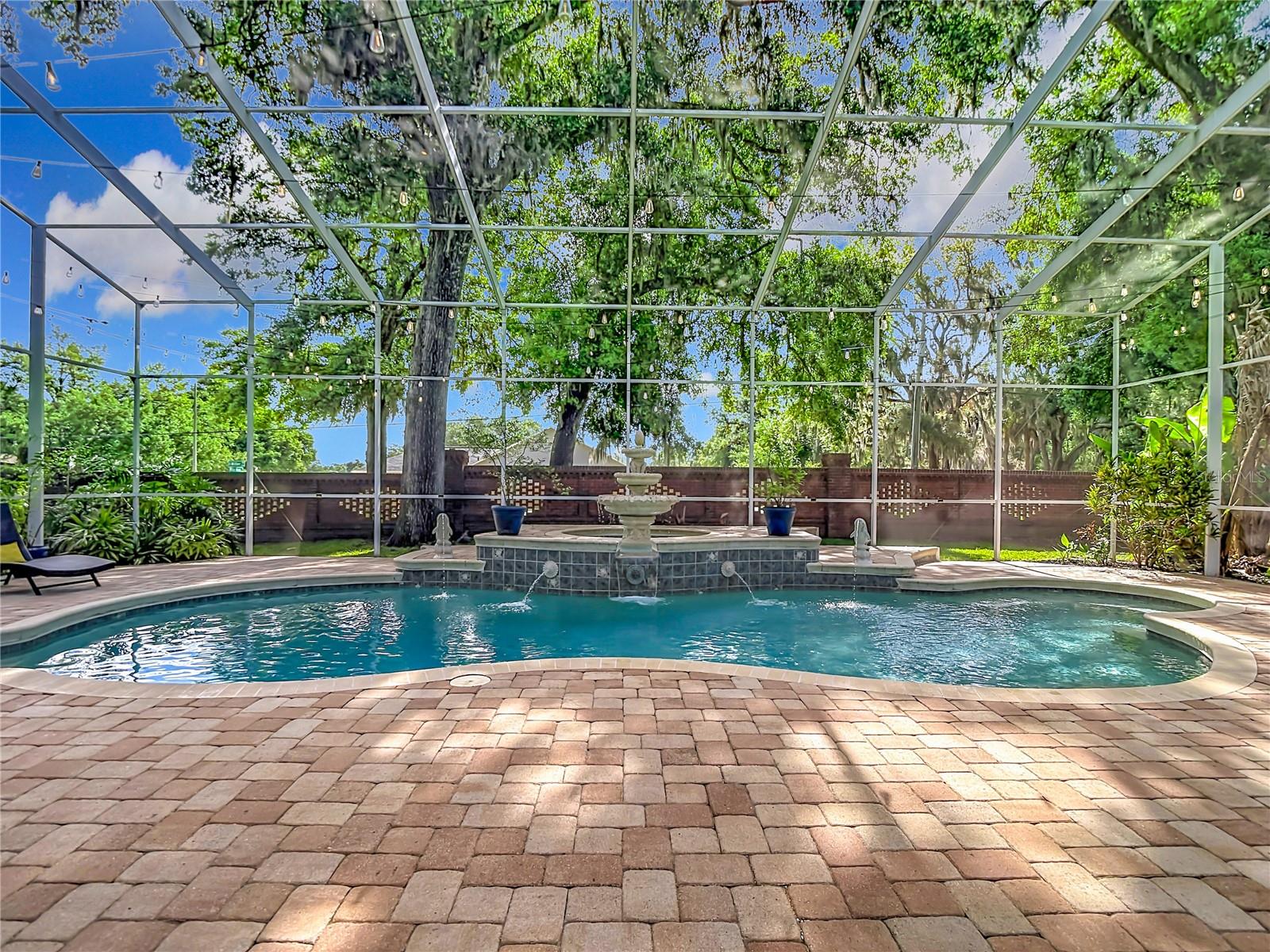 VALRICO FOREST - Residential