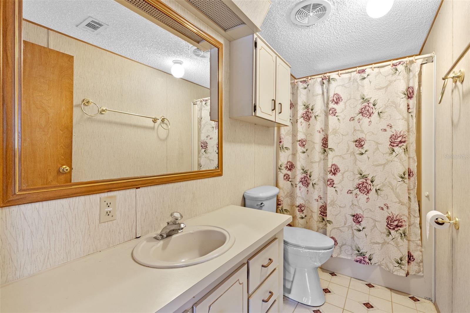 TAVARES FOX RUN MOBILE HOME - Residential