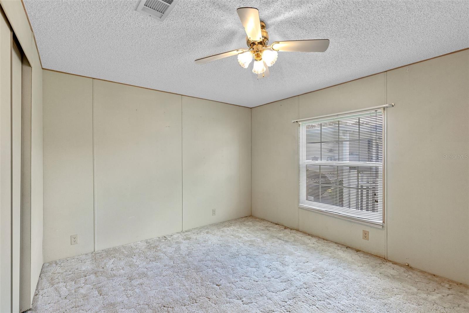 TAVARES FOX RUN MOBILE HOME - Residential