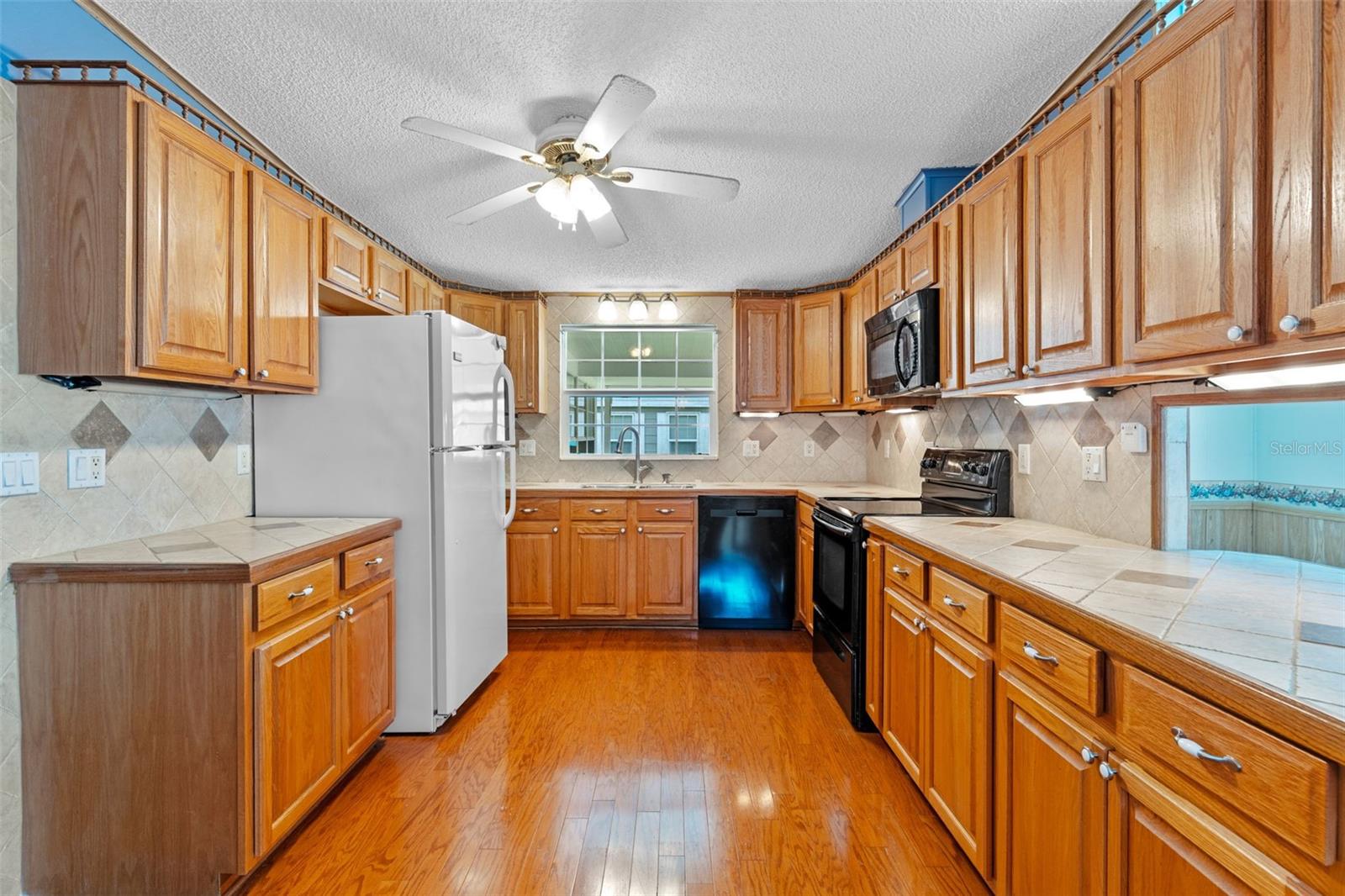 TAVARES FOX RUN MOBILE HOME - Residential