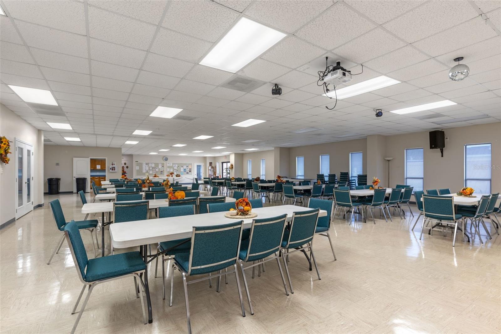 TAVARES FOX RUN MOBILE HOME - Residential