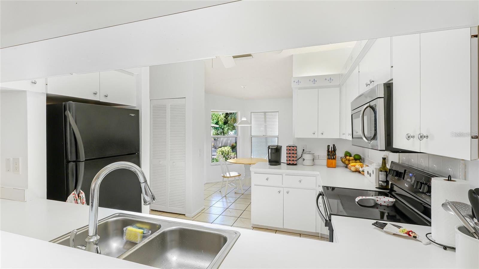 GARDEN LAKES COURTYARD - Residential Lease