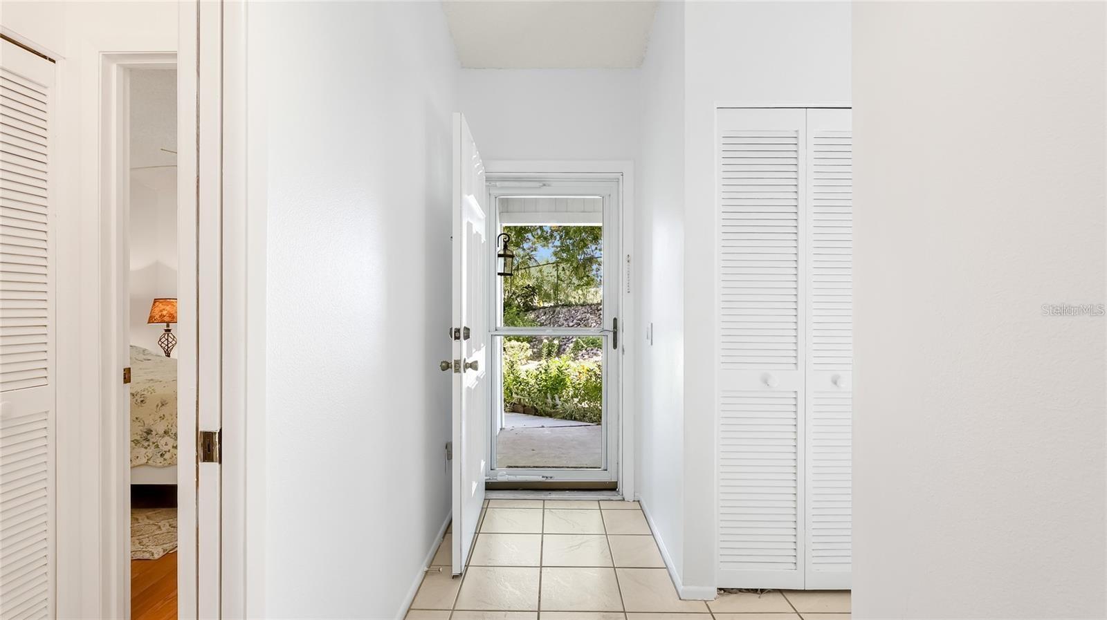 GARDEN LAKES COURTYARD - Residential Lease