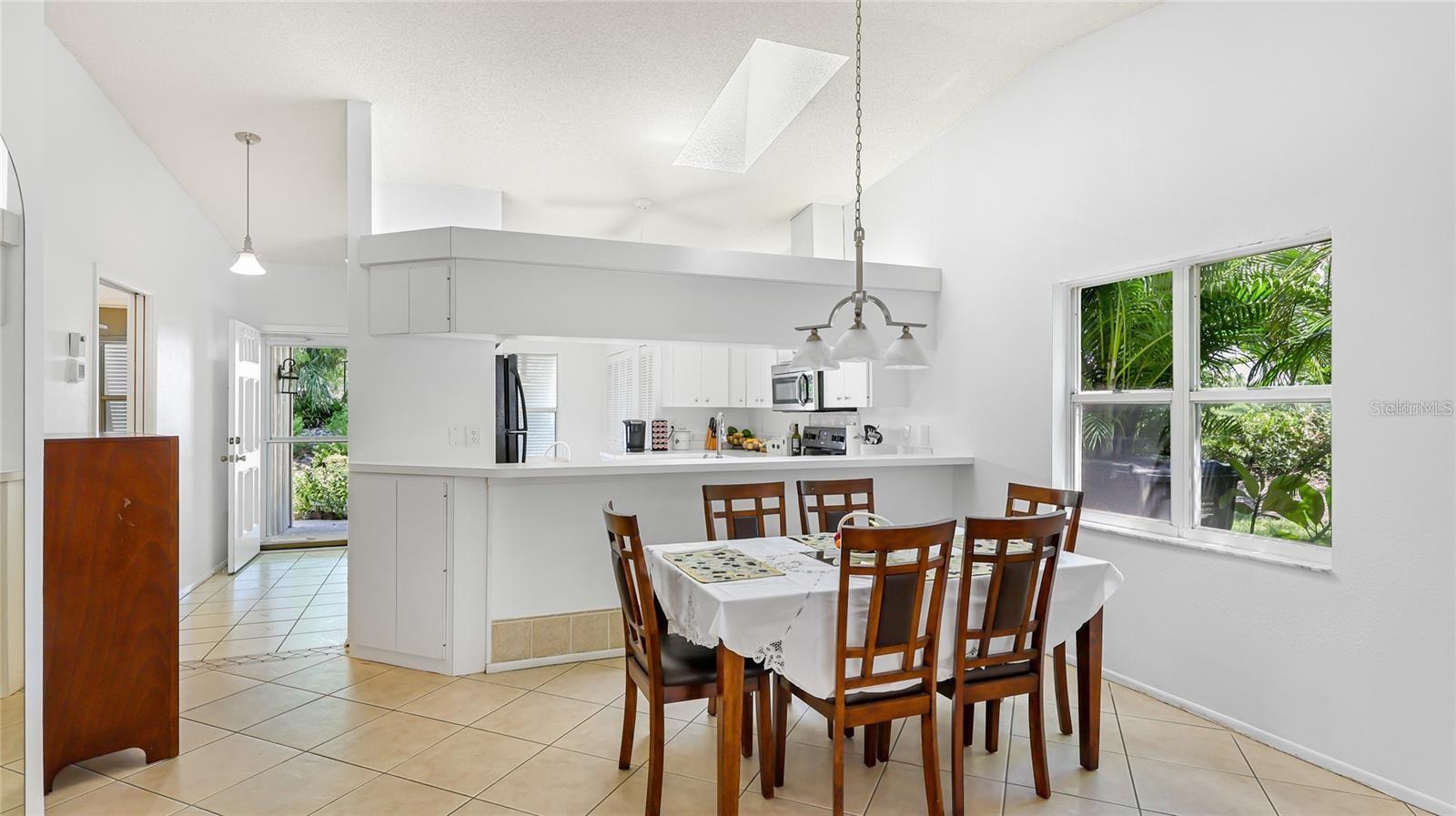 GARDEN LAKES COURTYARD - Residential Lease