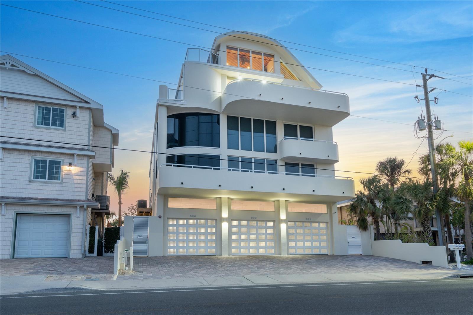 SARASOTA BEACH - Residential