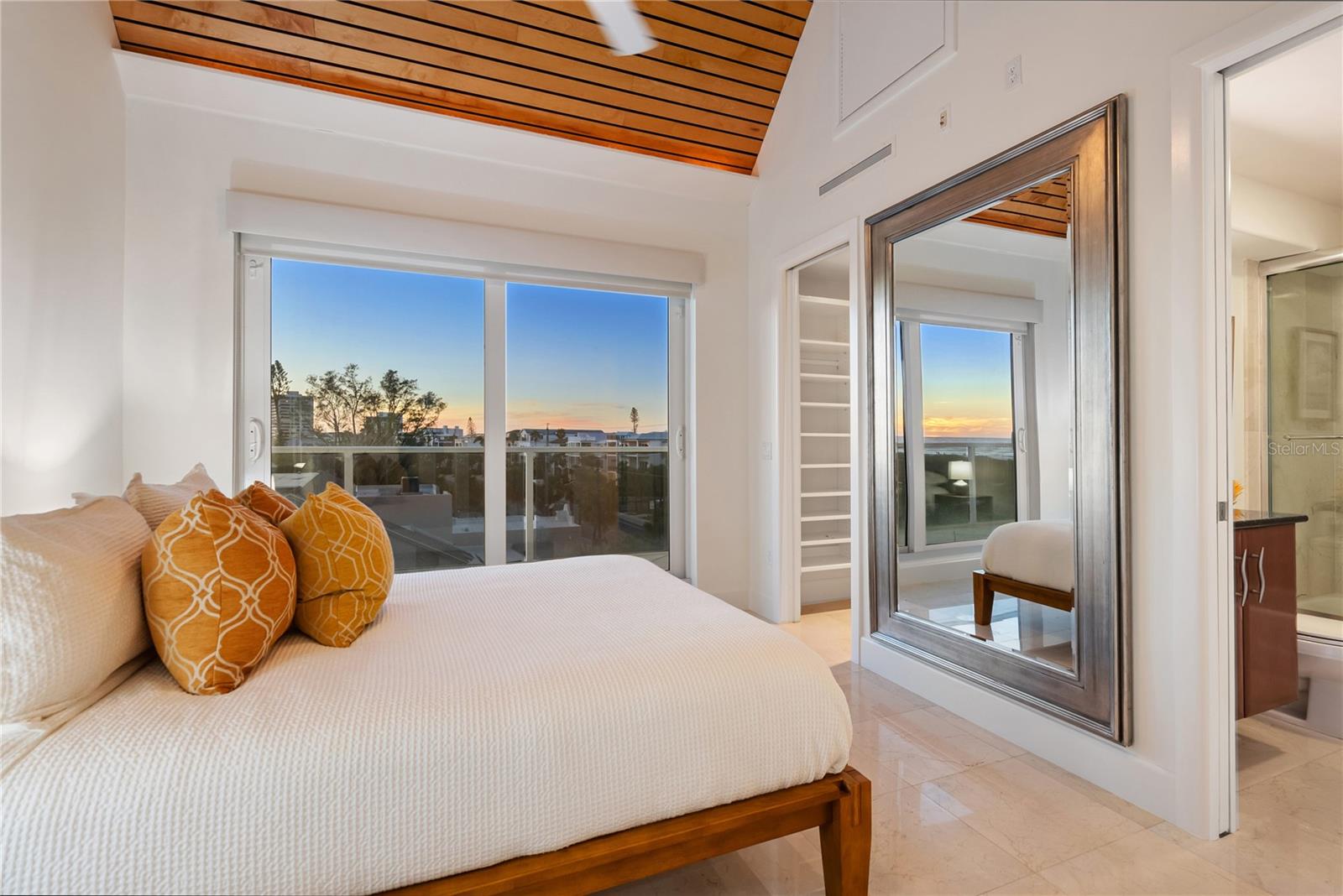 SARASOTA BEACH - Residential