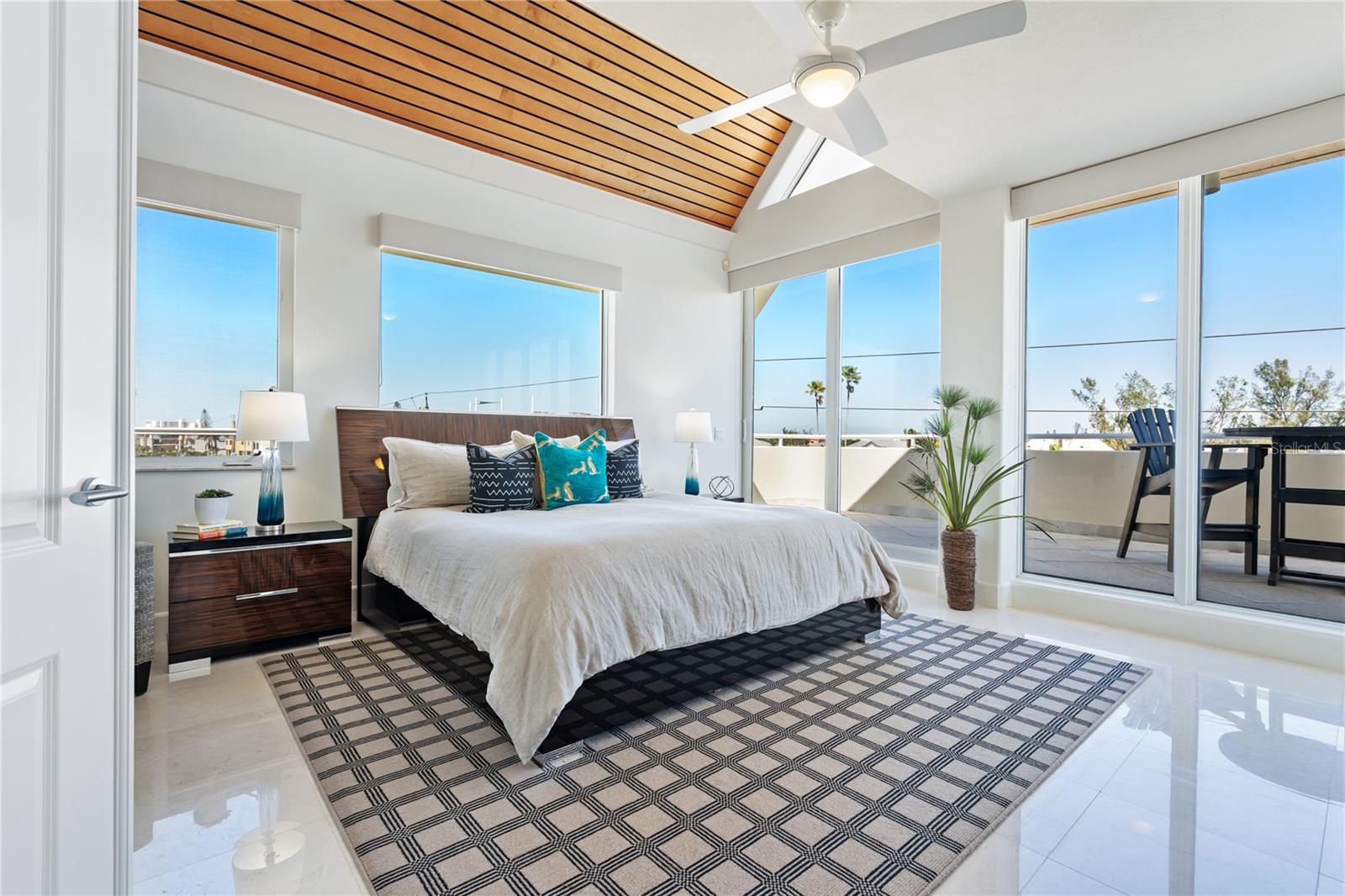 SARASOTA BEACH - Residential