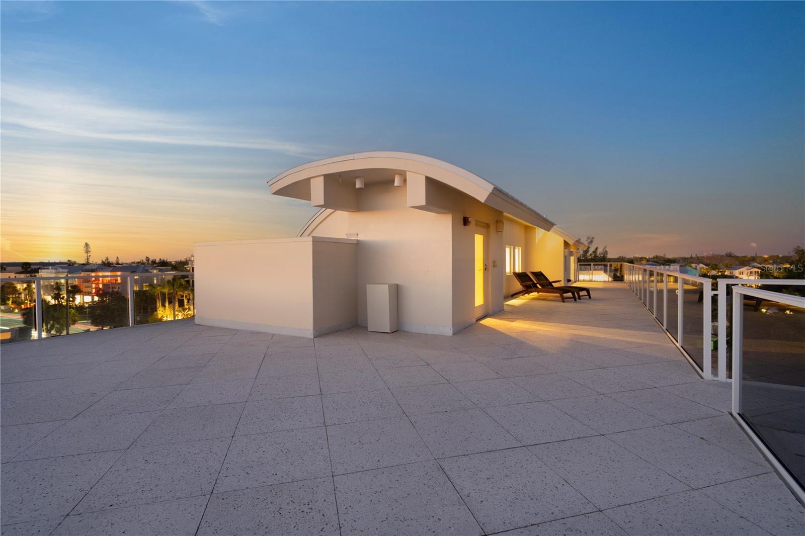 SARASOTA BEACH - Residential