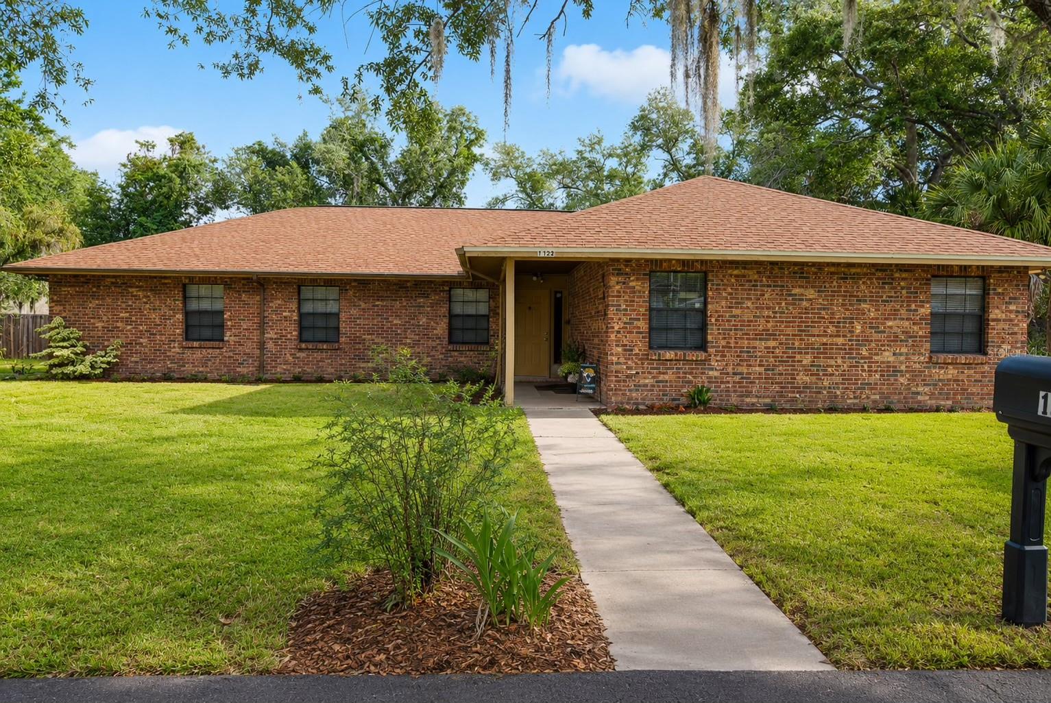 1022 LAMPLIGHTER LANE