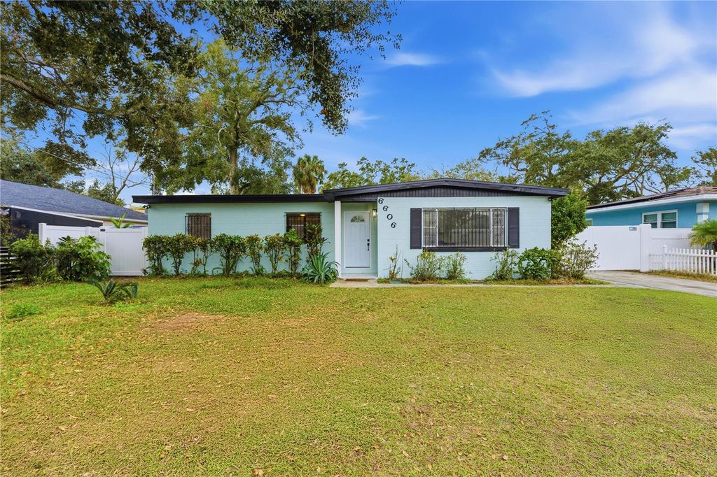 Photo of 6606 N 30th Street, Tampa, FL 33610 (MLS # TB8467960)