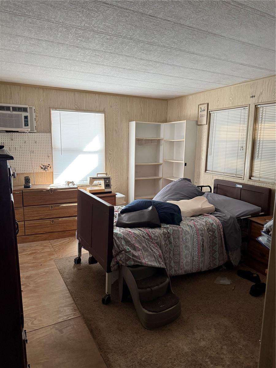 SHADY OAKS MOBILE MODULAR ESTATES - Residential