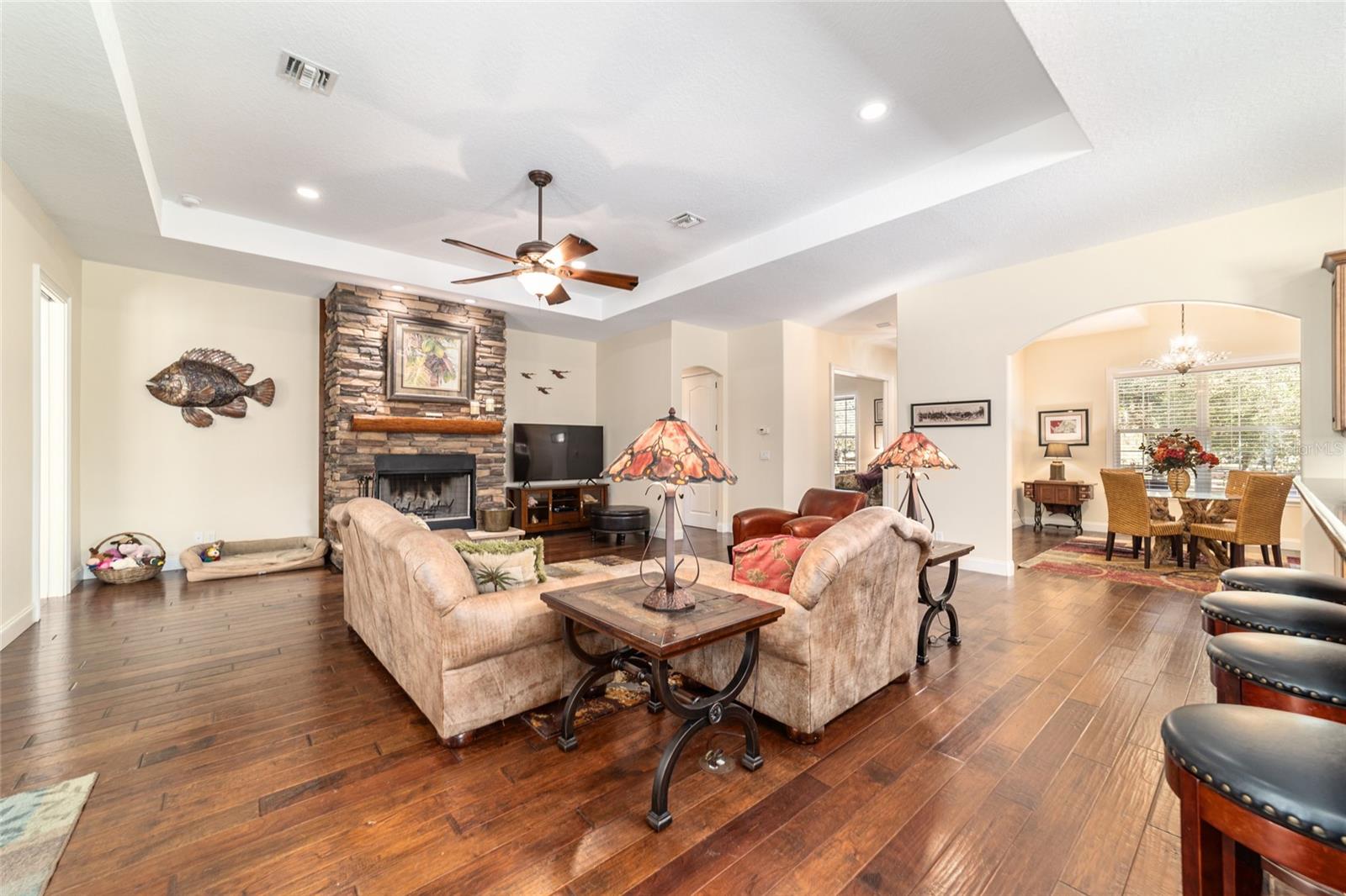 ROLLING MDWS - Residential