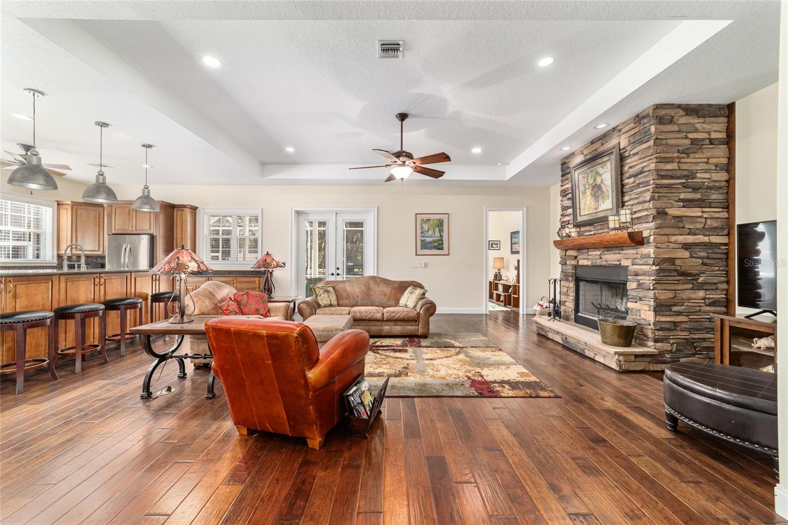 ROLLING MDWS - Residential