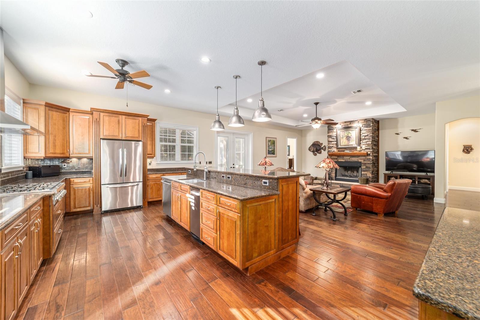 ROLLING MDWS - Residential