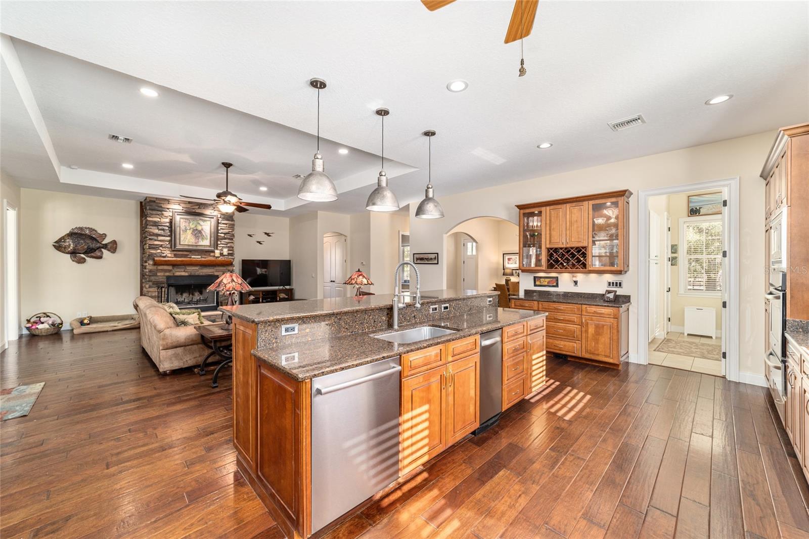 ROLLING MDWS - Residential