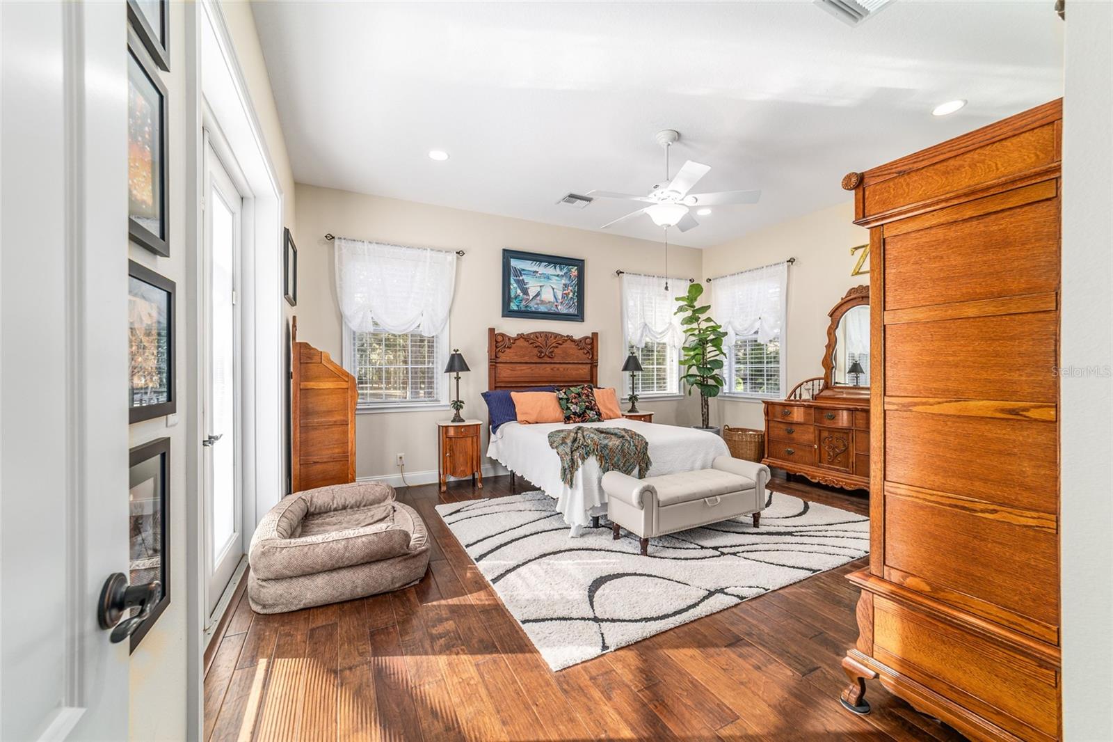 ROLLING MDWS - Residential