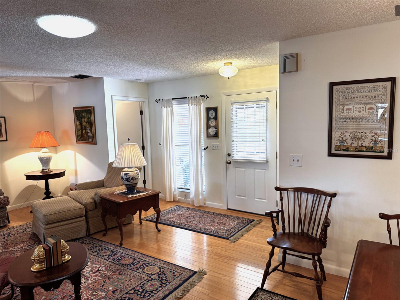 LAUREL HOLLOW - Residential