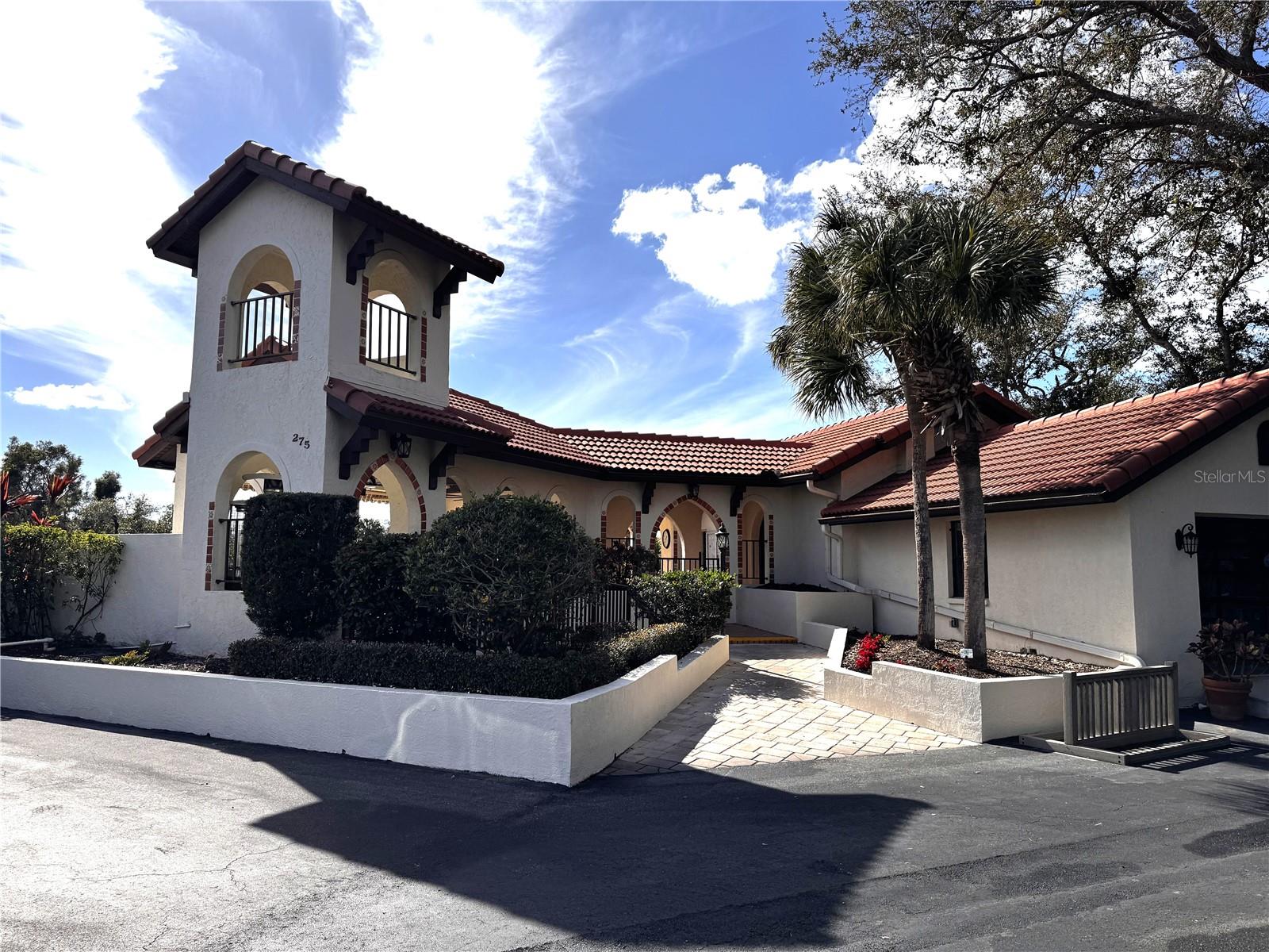 LAUREL HOLLOW - Residential