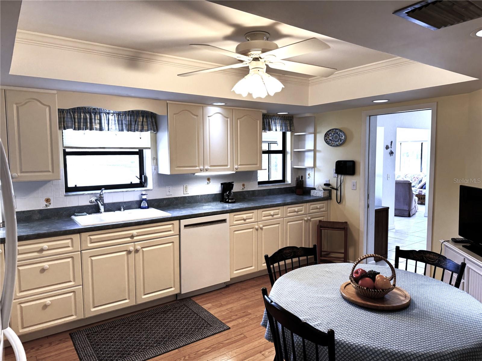 LAUREL HOLLOW - Residential