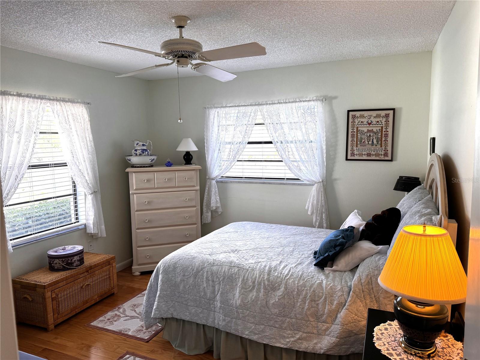 LAUREL HOLLOW - Residential