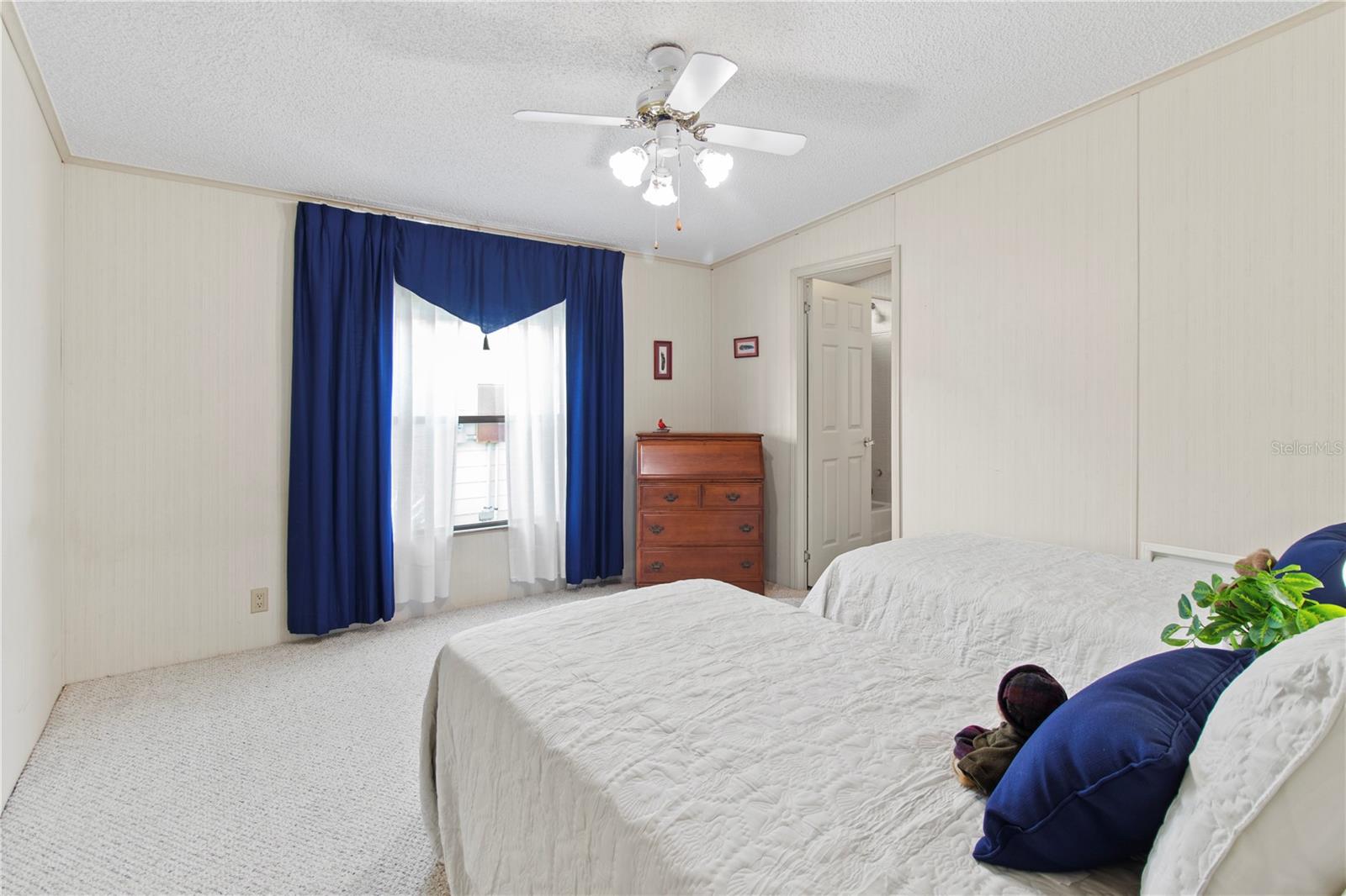 RIDGEWOOD OAKS PH II & III - Residential